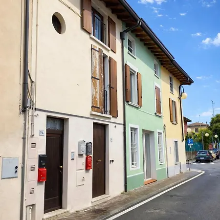 Il Nido Del Garda - In Centro, A Due Passi * Desenzano del Garda